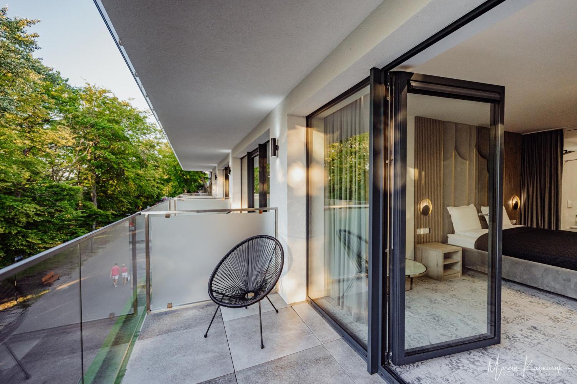 Cristal Bed & Breakfast Ustka Bagian luar foto