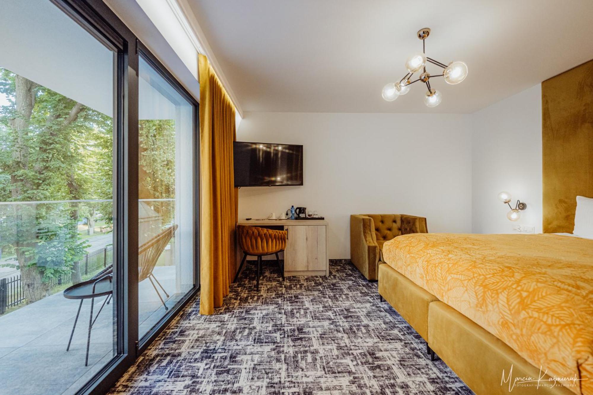 Cristal Bed & Breakfast Ustka Bagian luar foto